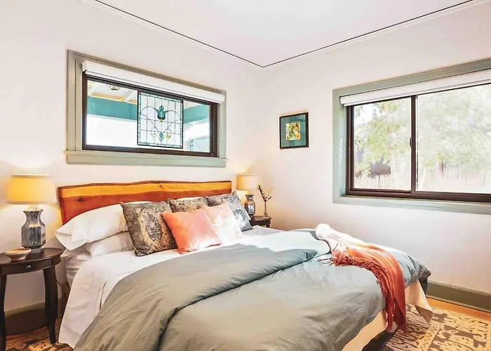 Quail Cottage Clarkdale-Renovated Historic Cottage Sedona Jerome Wineries